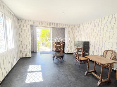 Maison traditionnelle - 87 m² - 4 pièces