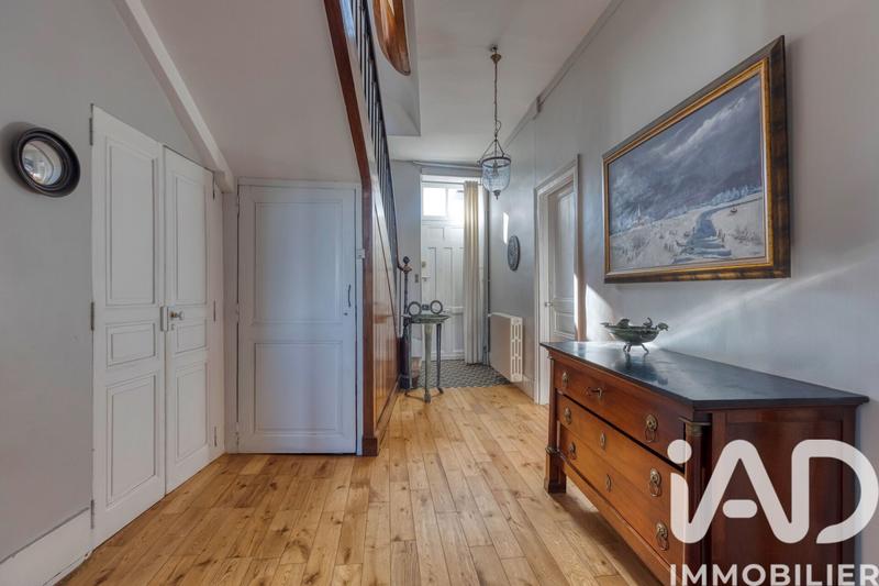 Maison - 241 m² - 6 pièces