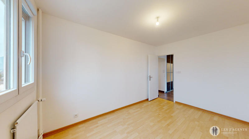 Appartement - 95 m² - 5 pièces