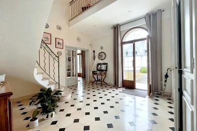 Maison - 244 m² - 5 pièces