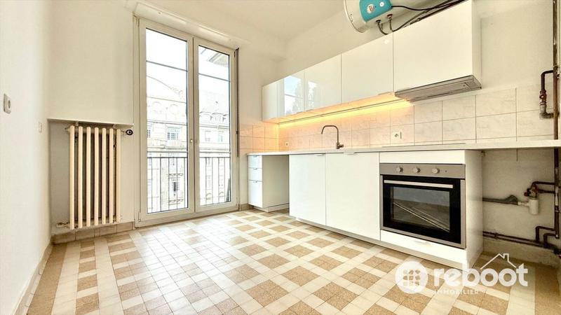 Appartement - 94 m² - 5 pièces