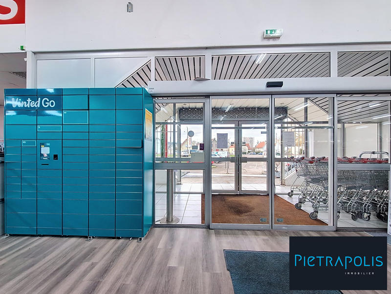 Local commercial - 1 024 m²