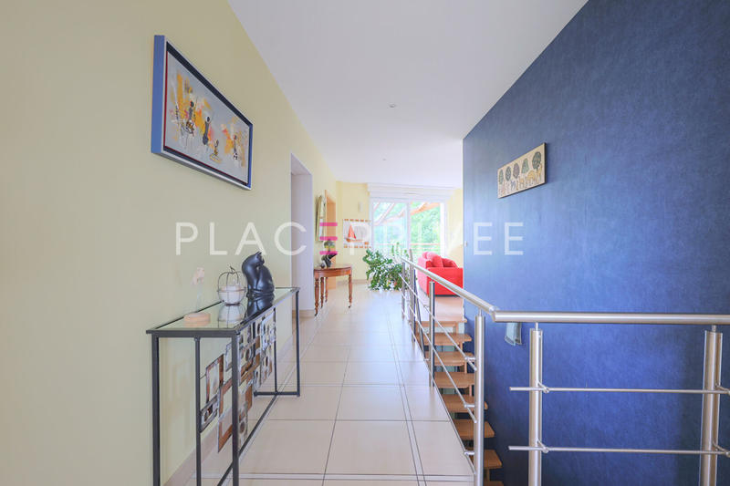 Maison - 200 m² - 8 pièces