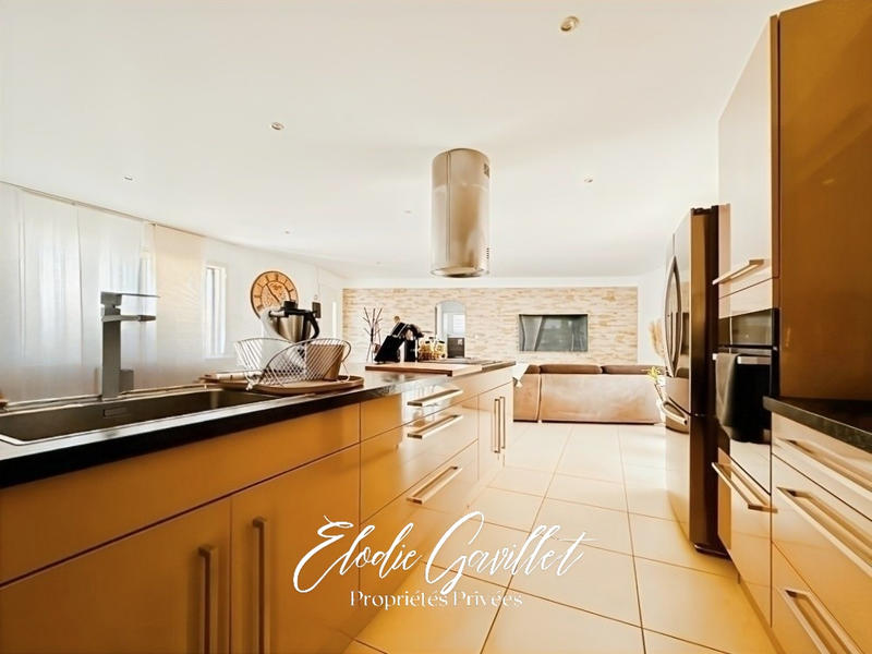 Maison - 90 m² - 5 pièces