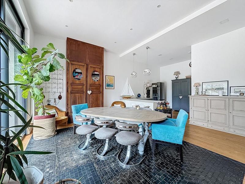 Maison - 275 m² - 7 pièces