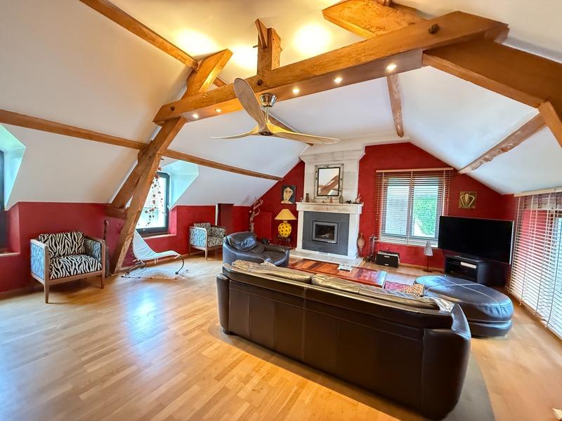 Propriété - 224 m² - 7 pièces