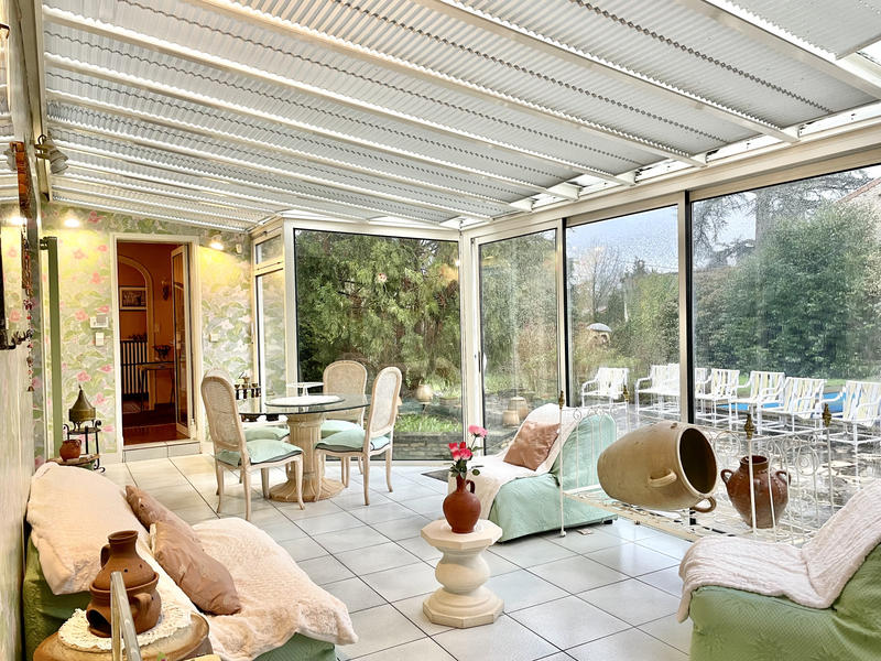 Maison - 242 m² - 7 pièces