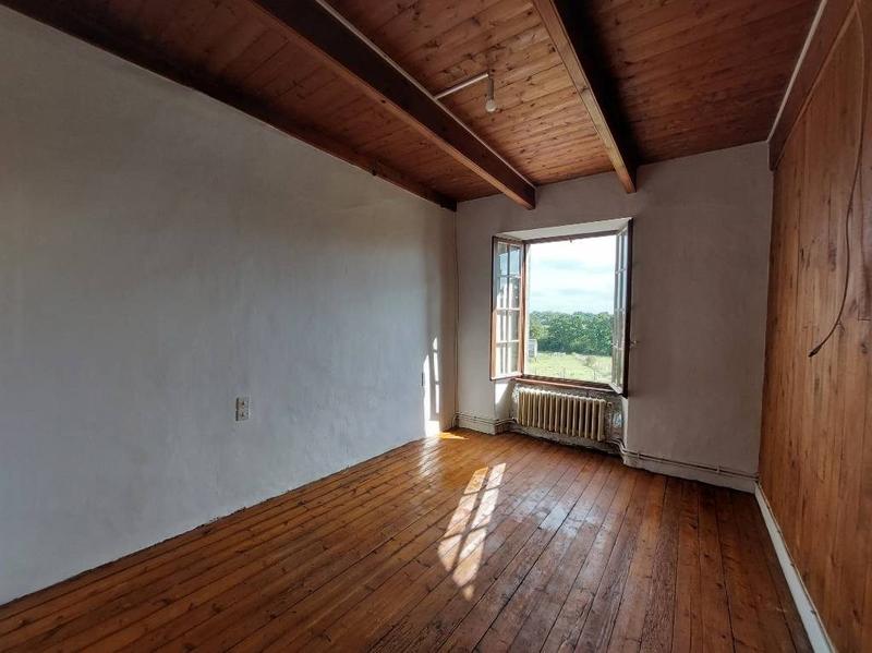 Maison - 93 m² - 7 pièces