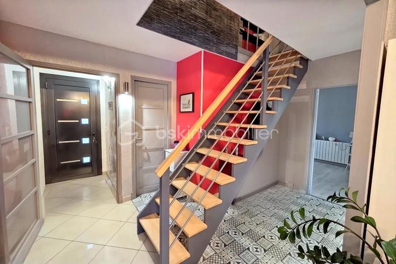 Maison traditionnelle - 186 m² - 5 pièces