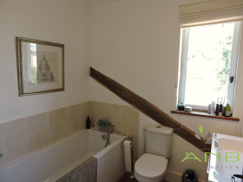 Maison - 225 m² - 8 pièces