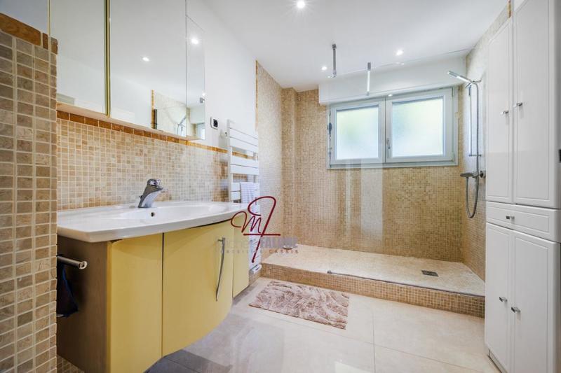 Appartement - 96 m² - 3 pièces