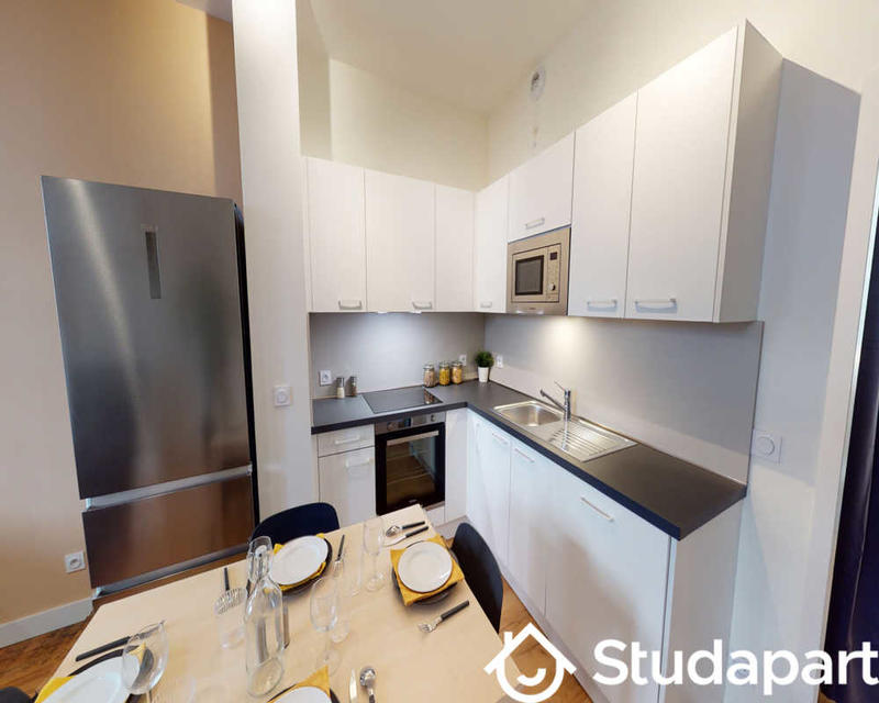 Chambre - 80 m² - 1 pièce