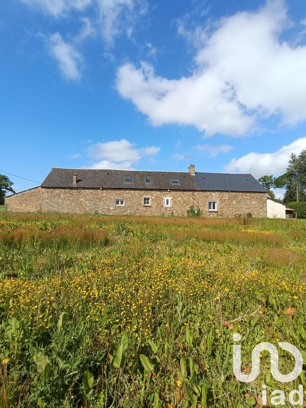 Maison - 111 m² - 8 pièces