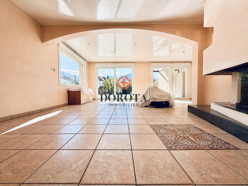 Maison traditionnelle - 162 m² - 5 pièces