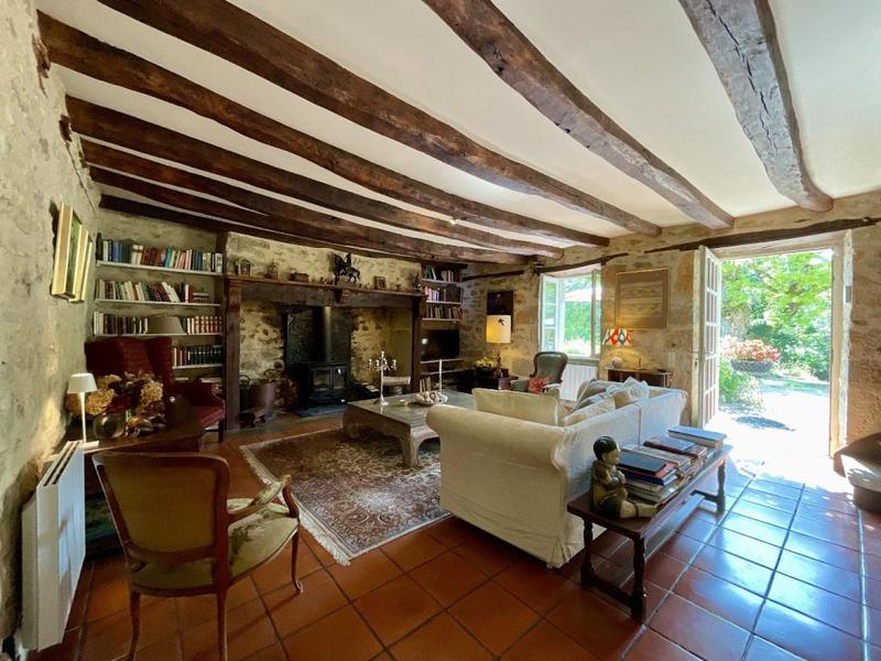 Maison - 300 m² - 9 pièces