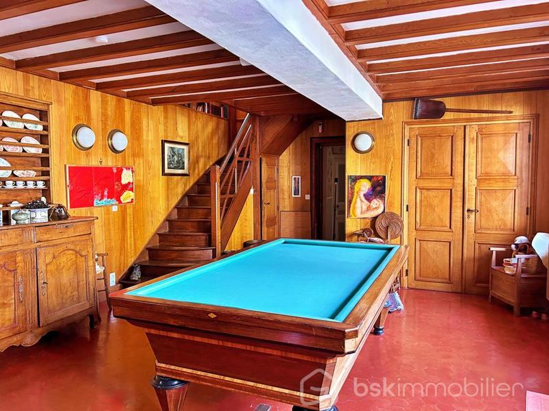 Propriété - 487 m² - 22 pièces