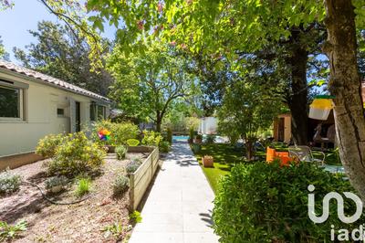 Appartement - 185 m² - 8 pièces