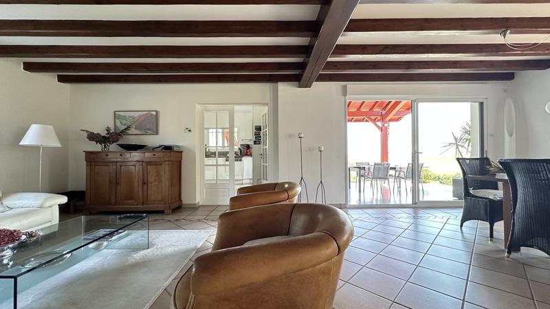 Maison contemporaine - 188 m² - 6 pièces