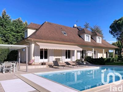 Maison - 230 m² - 7 pièces