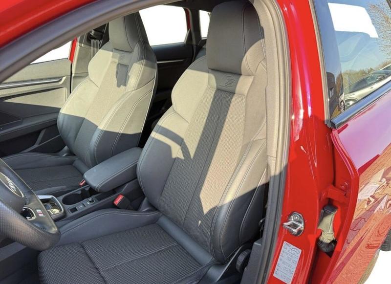 Audi A3 sportback 40 TFSIe 204 s-Line Hybride Rechargeable / Toit Ouvrant Keyless Jantes 18 Audi Sound System