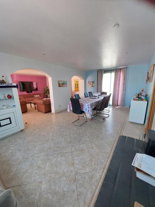 Maison - 200 m² - 5 pièces