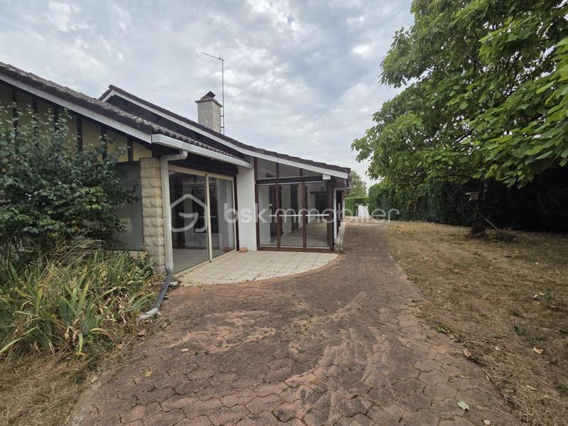 Maison traditionnelle - 167 m² - 4 pièces