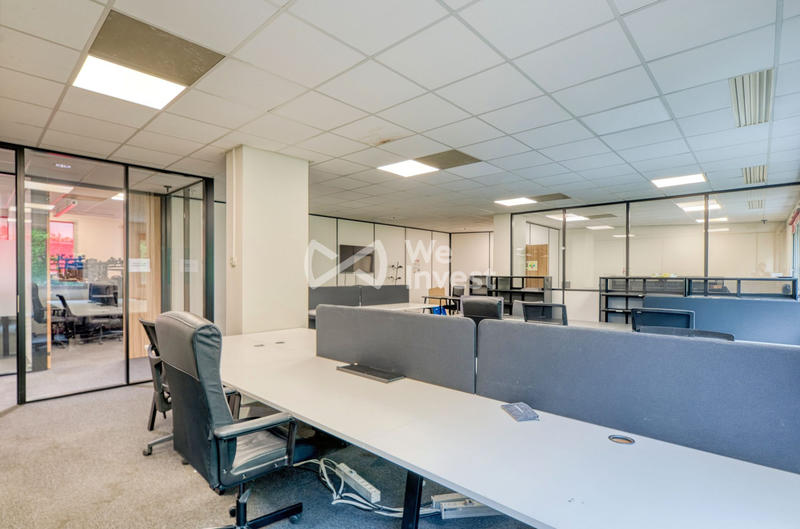 Bureau - 600 m²