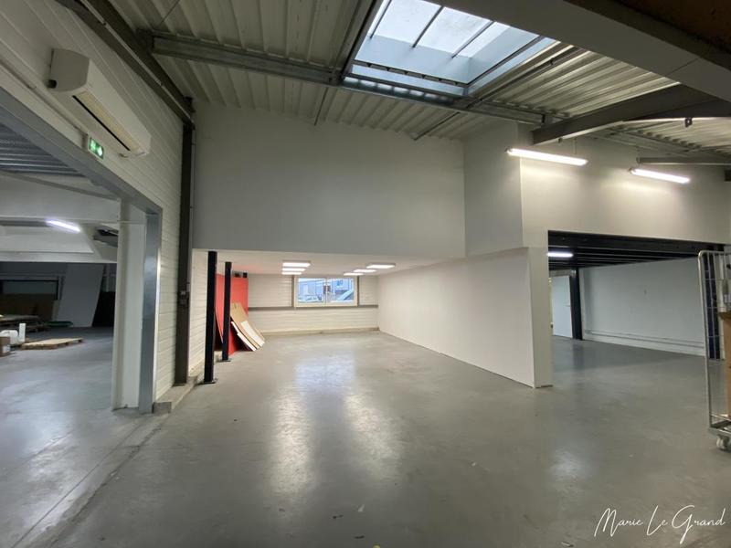 Local d'activité / Entrepôt - 822 m²