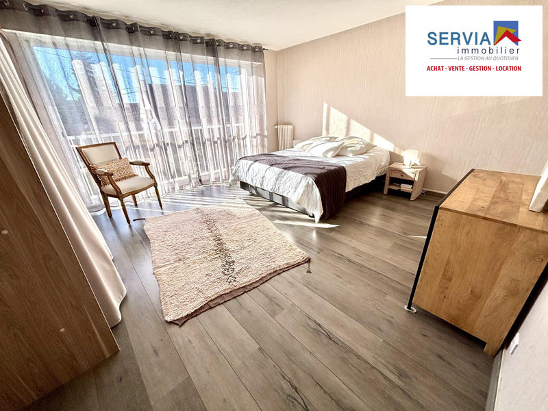 Maison traditionnelle - 104 m² - 5 pièces