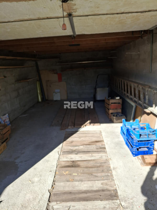 Maison - 180 m² - 8 pièces