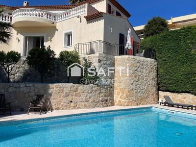 Villa - 232 m² - 6 pièces