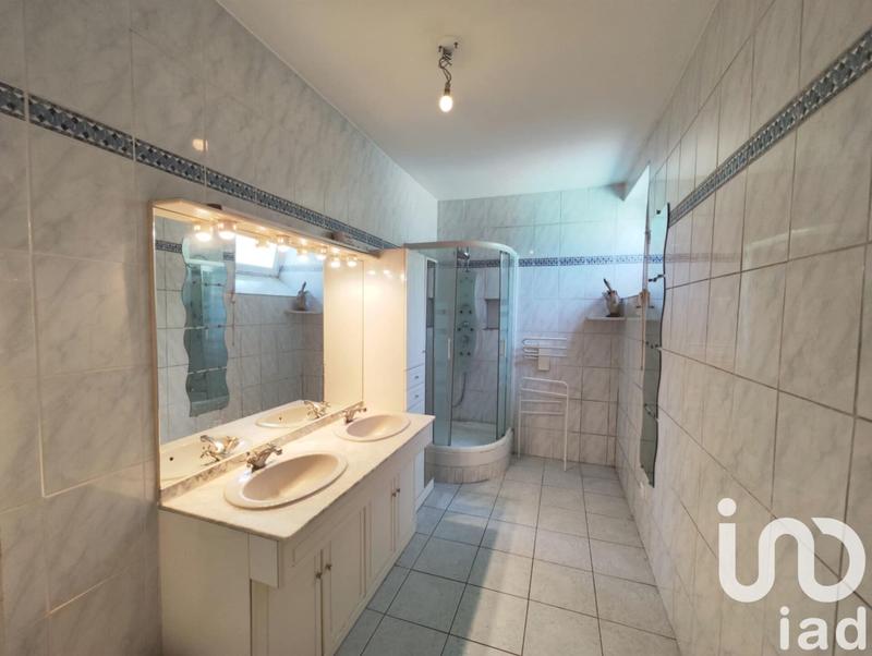 Maison - 208 m² - 8 pièces