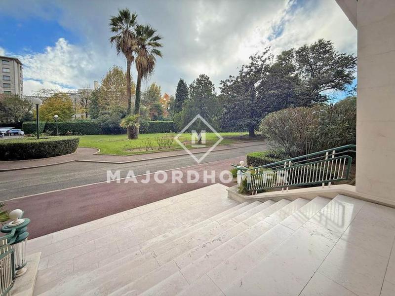 Appartement - 137 m² - 5 pièces