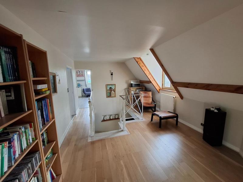 Villa - 203 m² - 6 pièces