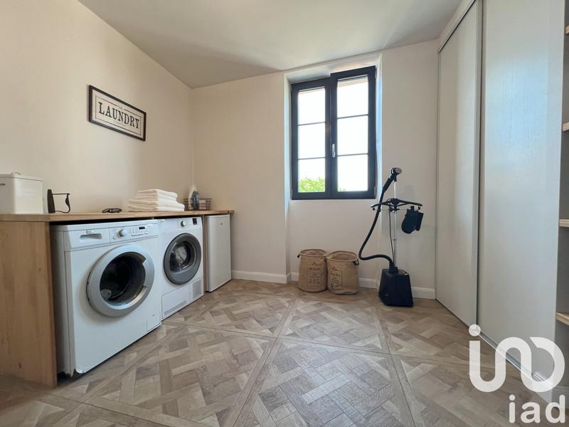 Maison - 240 m² - 7 pièces