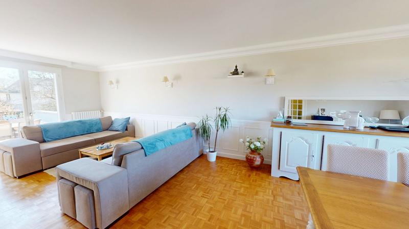 Maison traditionnelle - 195 m² - 7 pièces