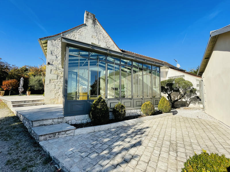 Maison - 216 m² - 7 pièces