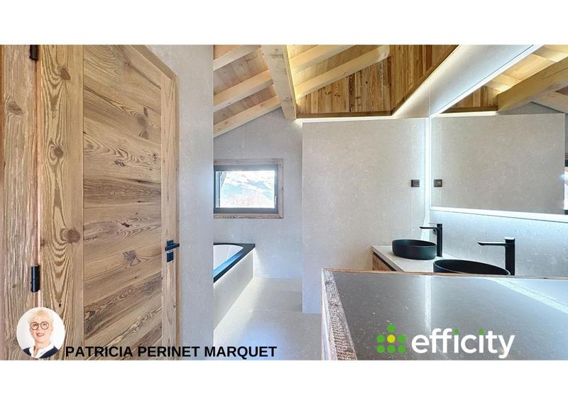 Maison - 216 m² - 7 pièces