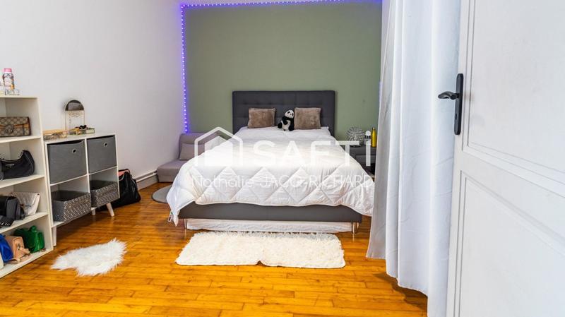 Maison - 180 m² - 7 pièces