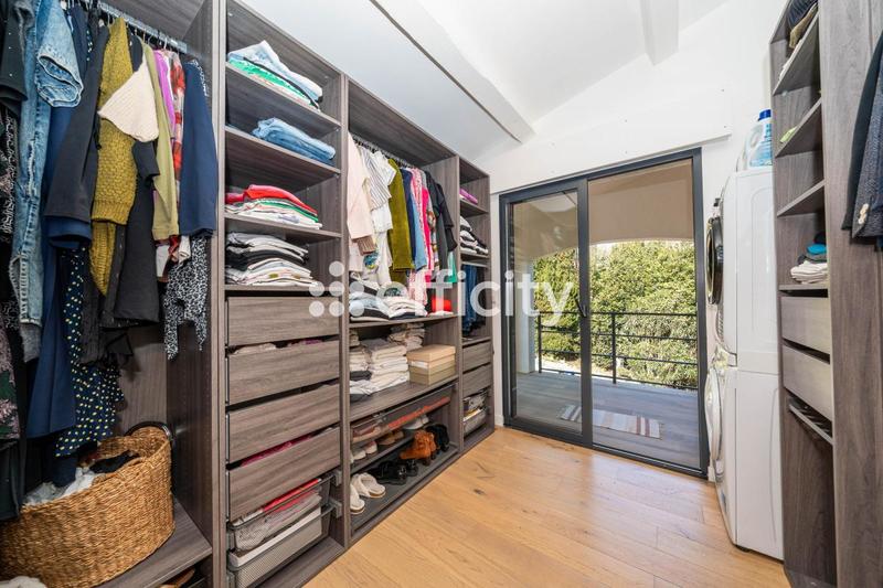 Maison - 180 m² - 5 pièces