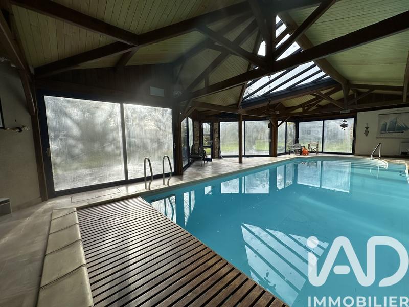 Maison - 268 m² - 9 pièces