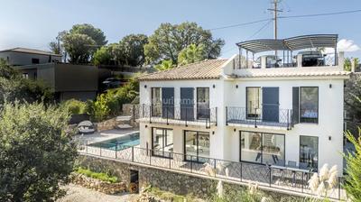 Maison - 200 m² - 6 pièces