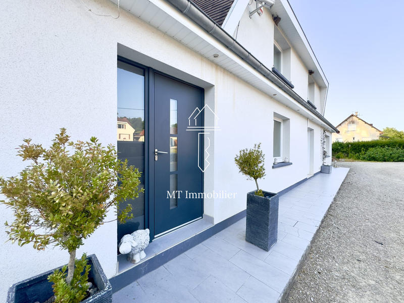 Maison - 215 m² - 9 pièces