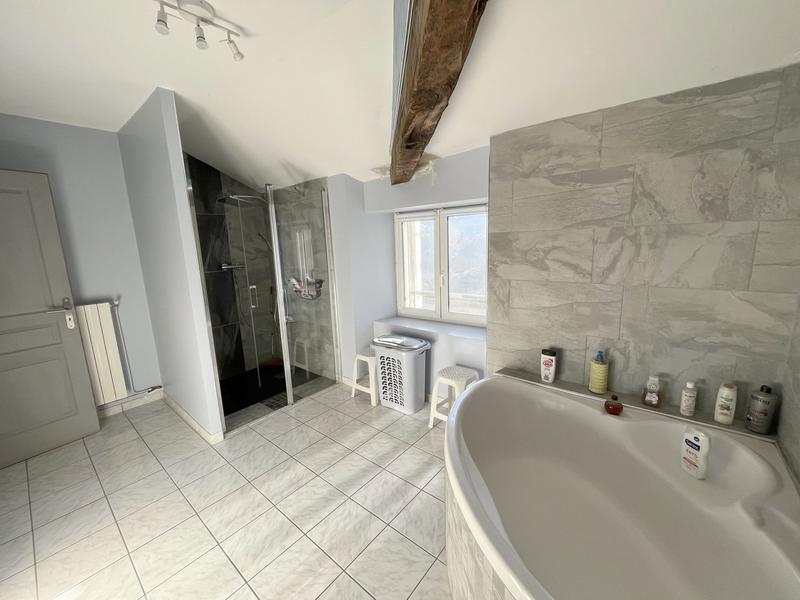 Maison - 173 m² - 9 pièces