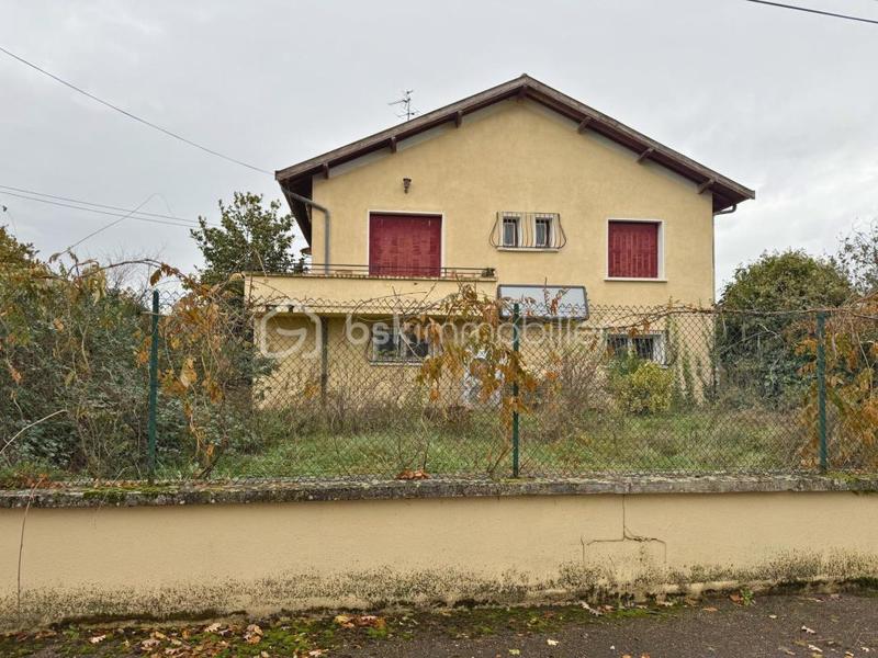 Maison - 90 m² - 5 pièces