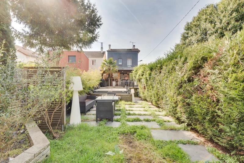 Maison - 180 m² - 7 pièces