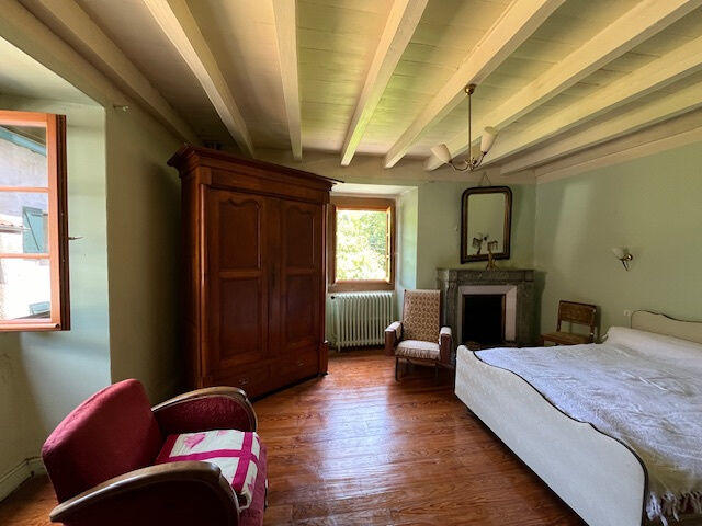 Maison - 185 m² - 8 pièces