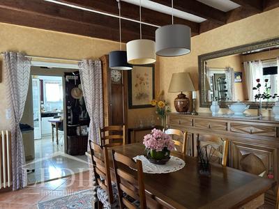 Propriété - 193 m² - 5 pièces