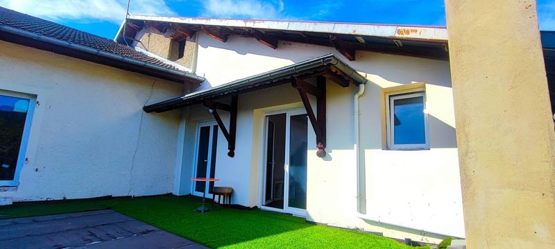 Maison - 360 m² - 9 pièces