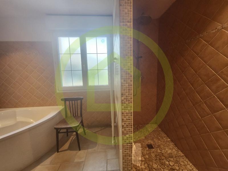 Maison - 186 m² - 7 pièces